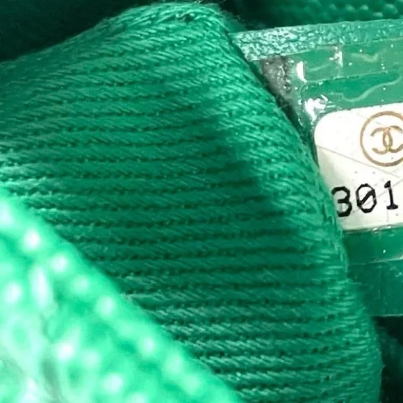CHANEL Green Caviar Coco Top Handle Flap Bag Small GHW - Picture 15 of 15